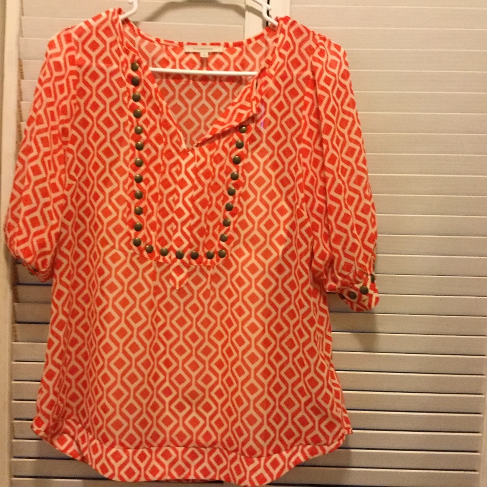 Hawthorn top with tank